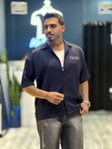 پیراهن مردانه باکسی dream club رنگ سبز سرمه ای برند mrtavan